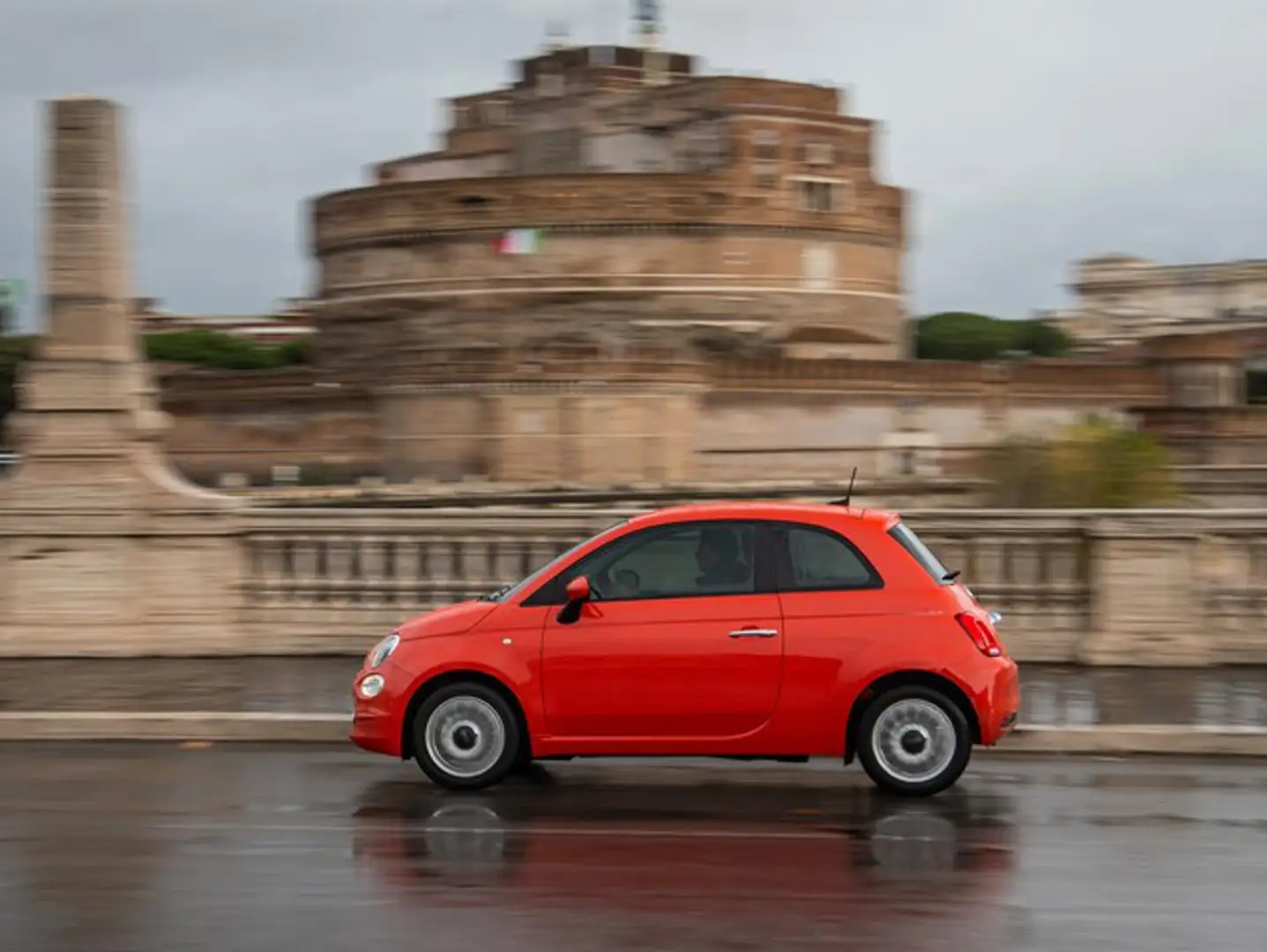 Fiat 500 1.0 Hybrid Club Rosso - 1