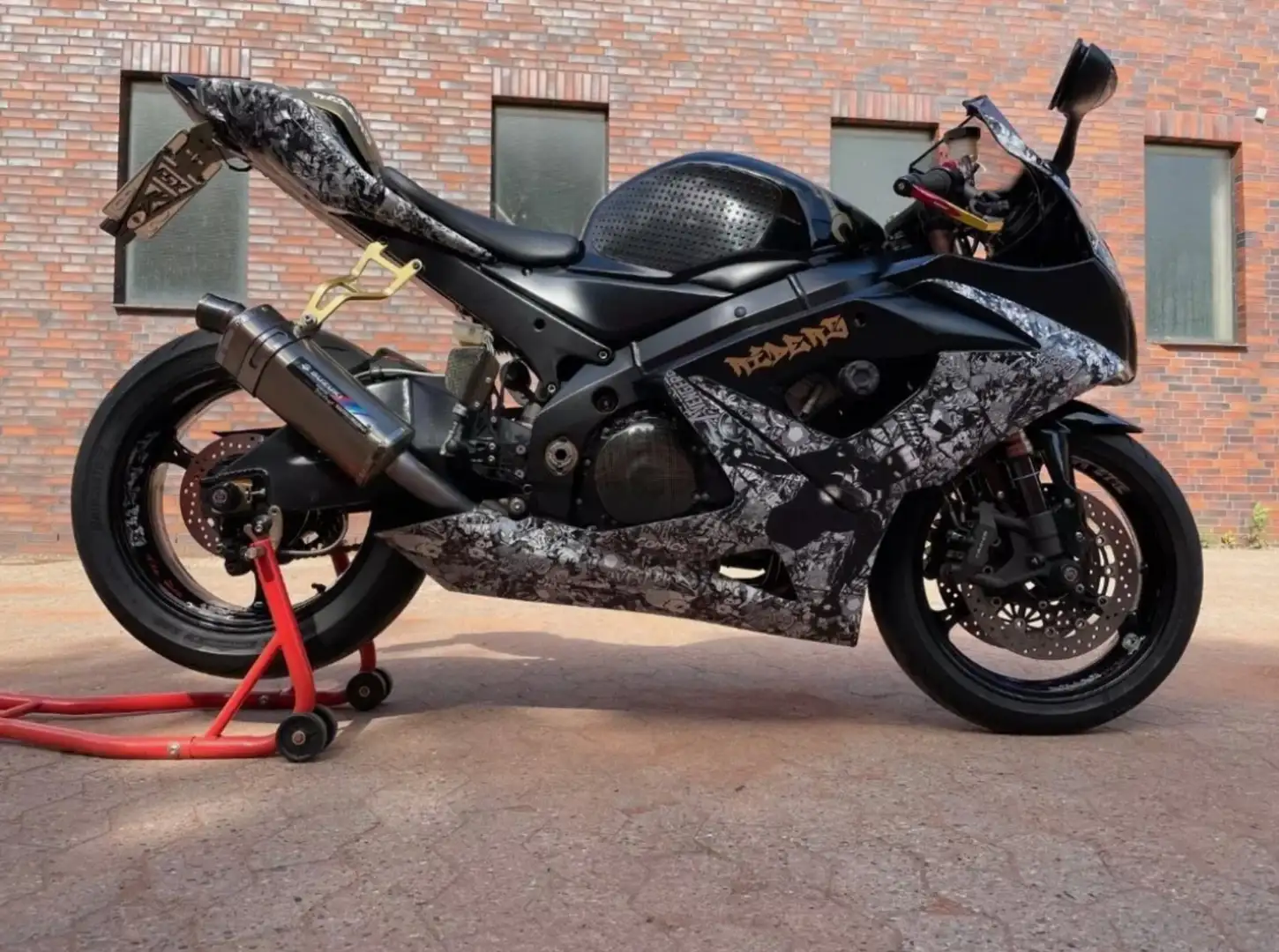 Suzuki GSX-R 1000 Černá - 1