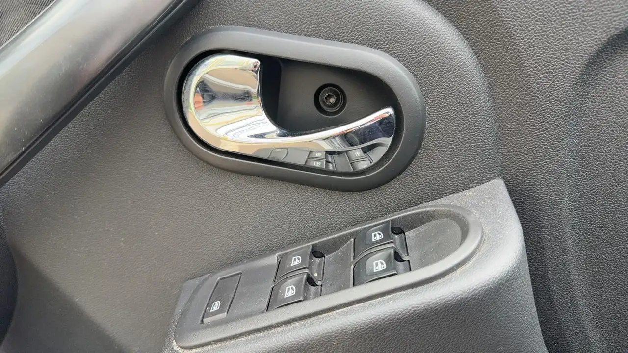 Dacia Duster — photo 23