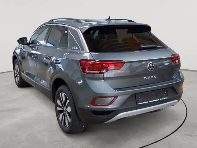 Volkswagen T-Roc view 5