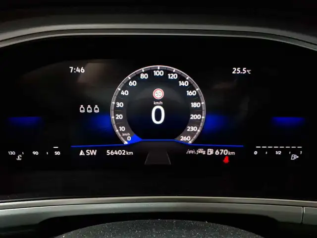 Volkswagen T-Roc view 11