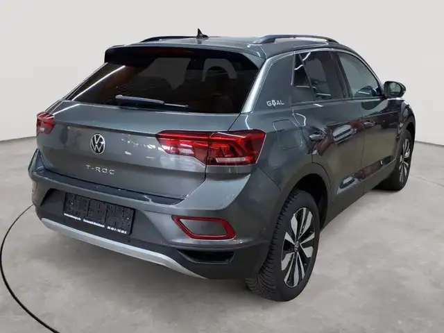 Volkswagen T-Roc view 4
