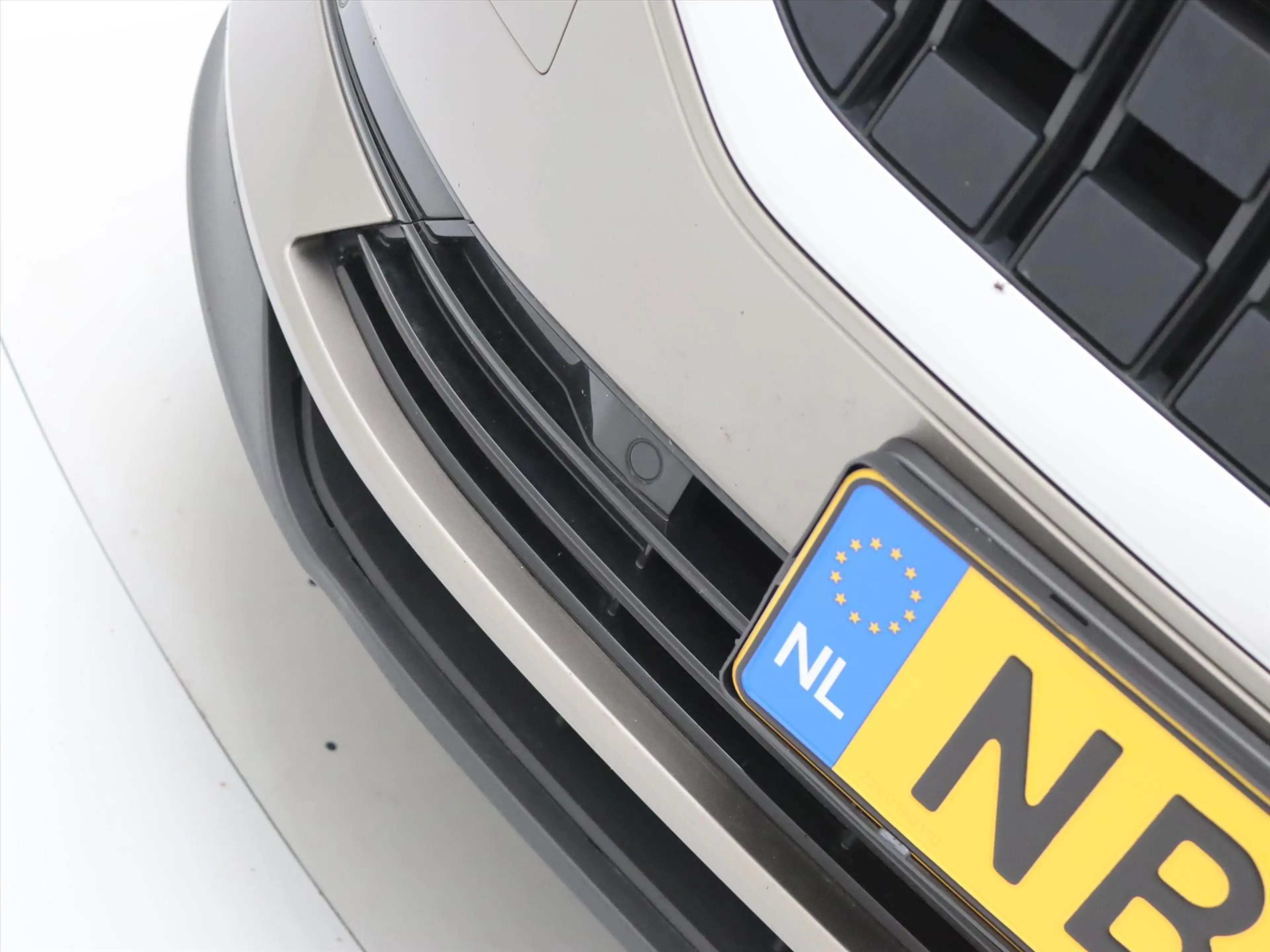 Polestar 2 170kW Long Range Single Motor 231pk [ TREKHAAK+PAN — photo 36