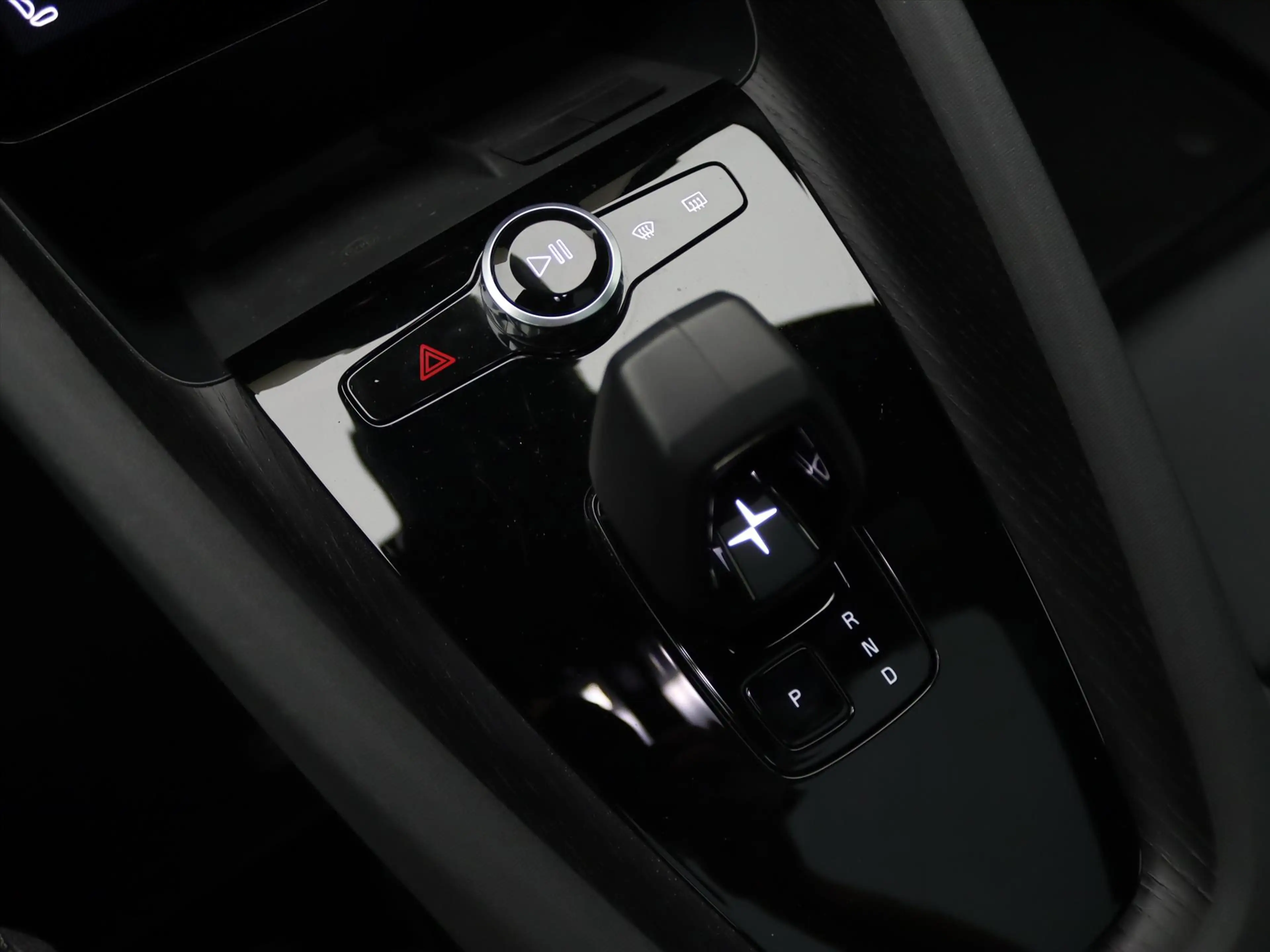 Polestar 2 170kW Long Range Single Motor 231pk [ TREKHAAK+PAN — photo 40