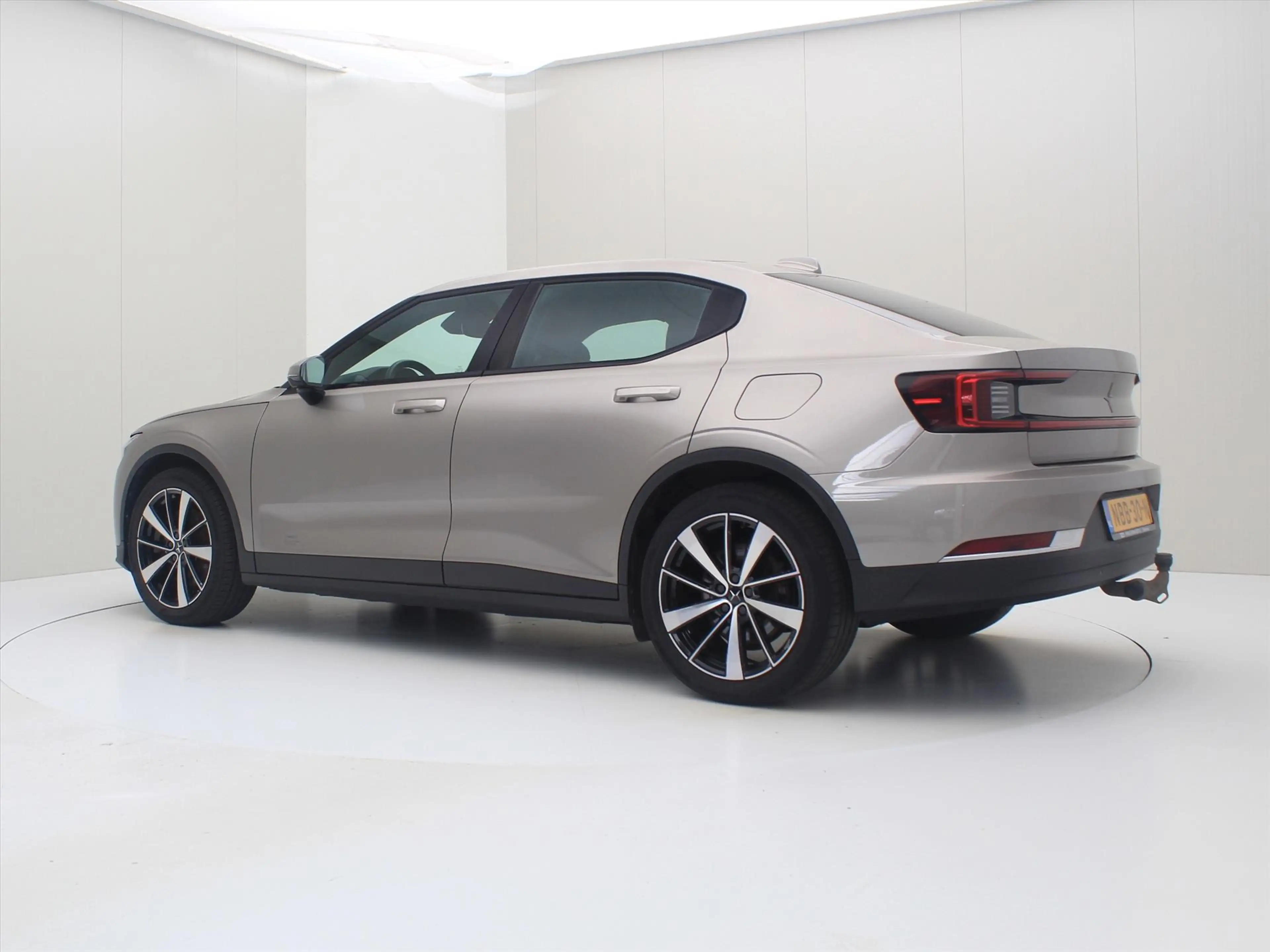 Polestar 2 170kW Long Range Single Motor 231pk [ TREKHAAK+PAN — photo 3