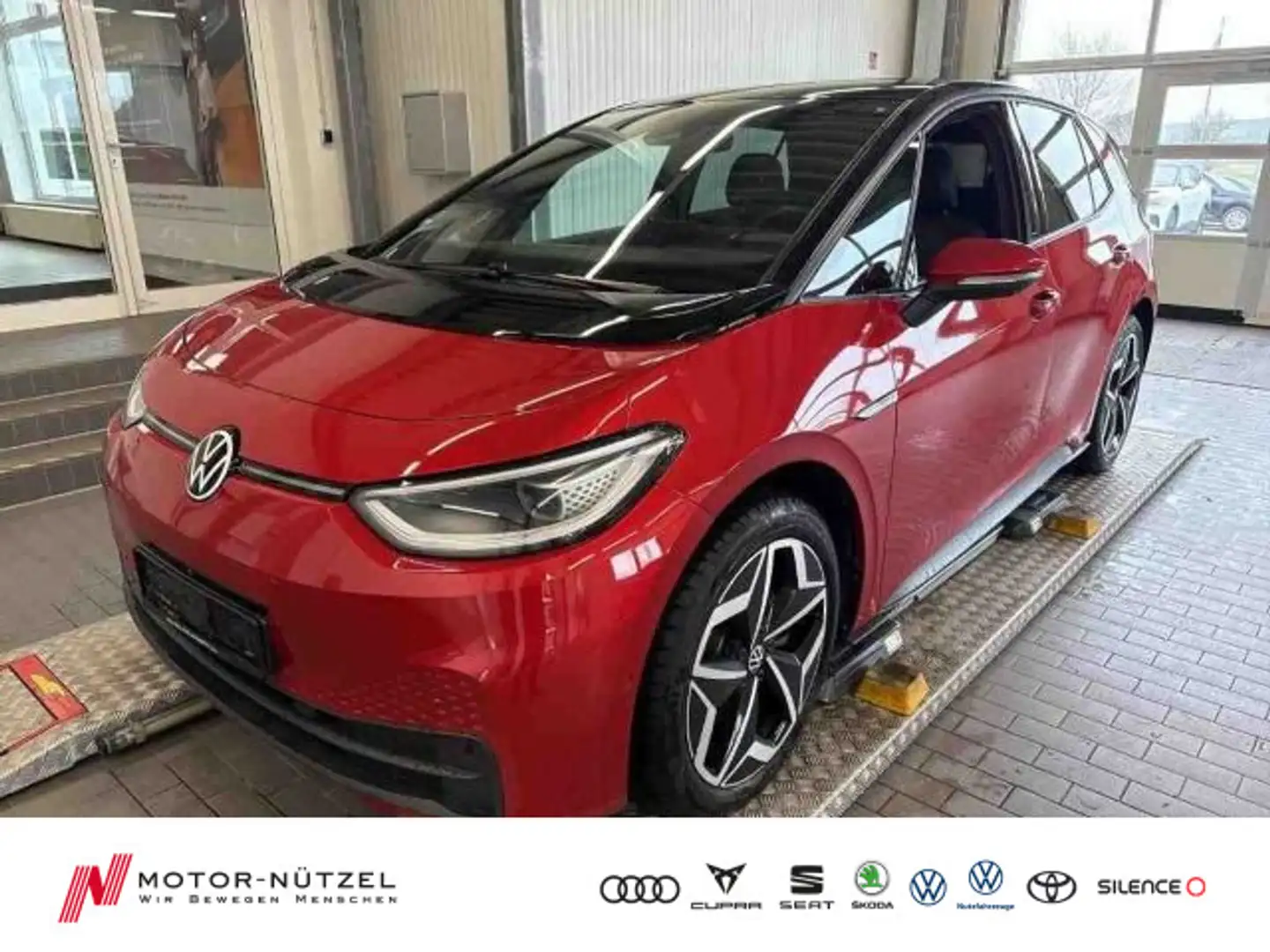 Volkswagen ID.3 150 kW PRO S MATRIX+NAVI+APP+ACC+SHZ+STDHZG Roşu - 1