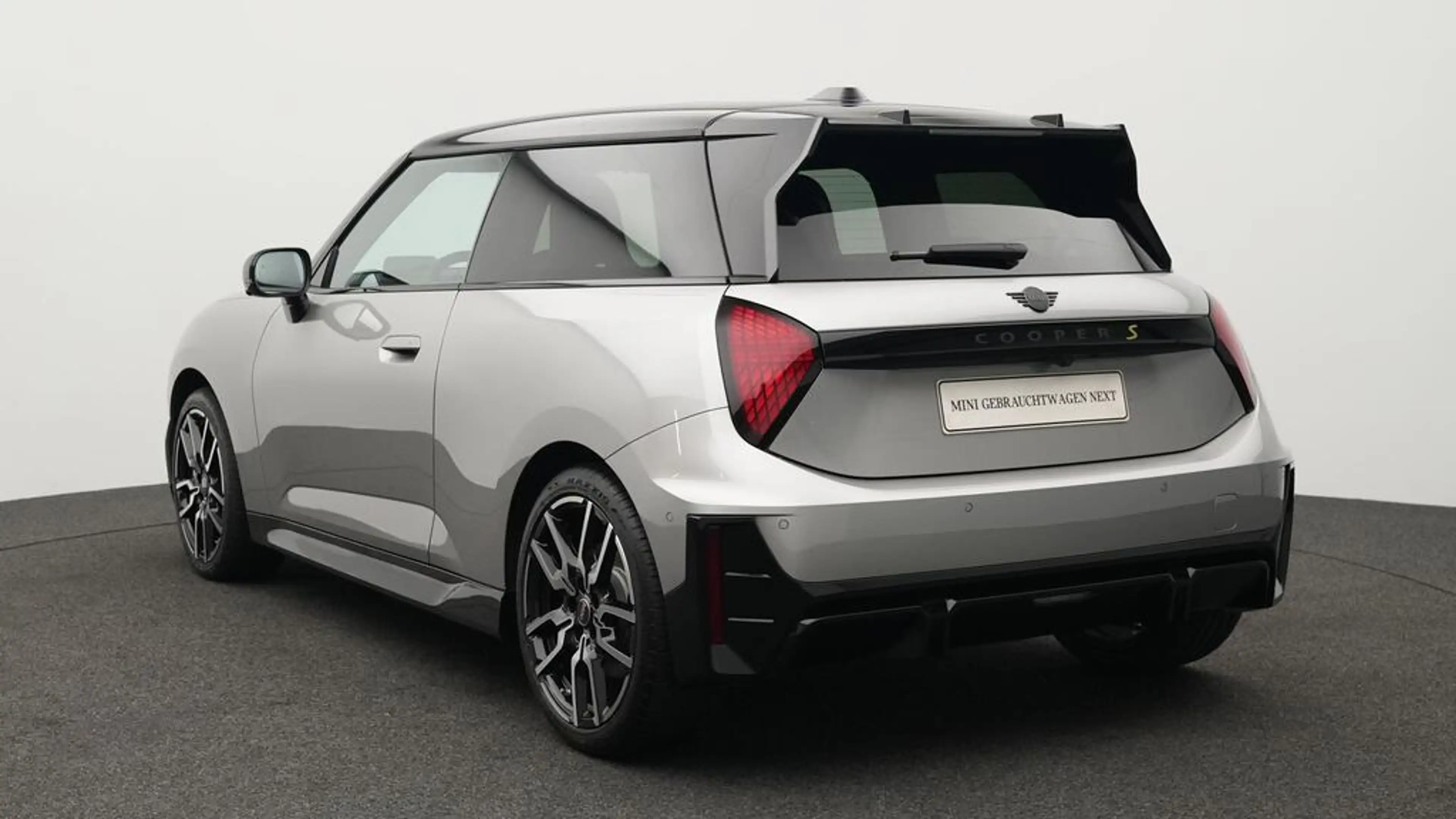 MINI Cooper SE John Cooper Works Trim — photo 6