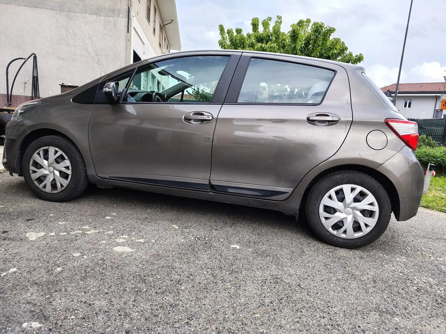 Toyota Yaris 5p 1.5 Active - 1