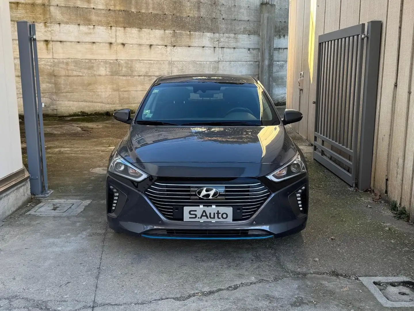 Hyundai IONIQ Ioniq 1.6 hybrid Classic 6dct my19 Синий - 2
