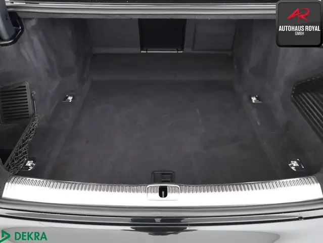 Audi A8 view 13