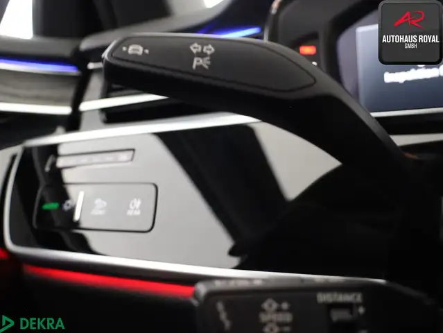 Audi A8 view 27