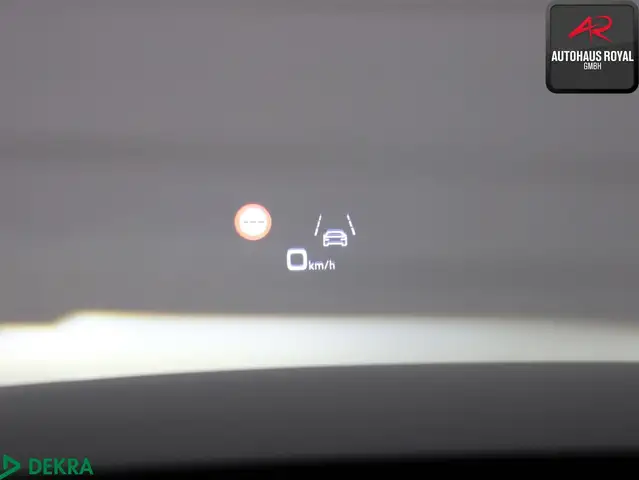 Audi A8 view 24