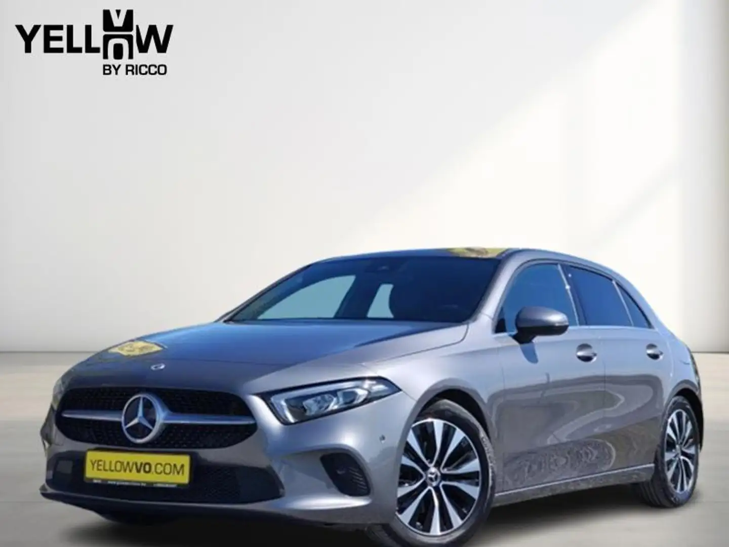 Mercedes-Benz A 180 d 136ch / 7G-DCT / Business Line Grau - 1