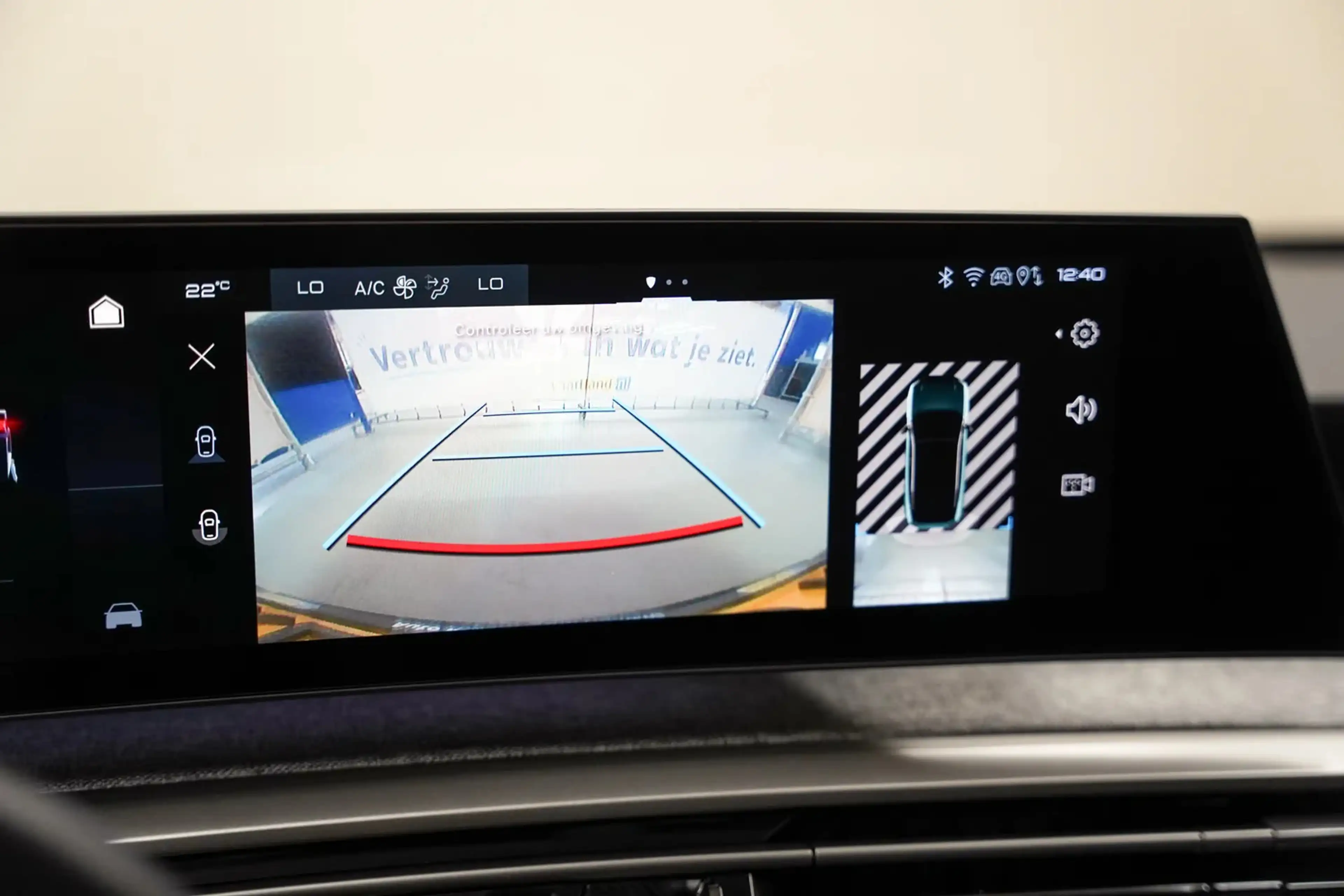 Peugeot 3008 e-3008 Allure 73kWh [ LED Apple/Android Camera ] — photo 8