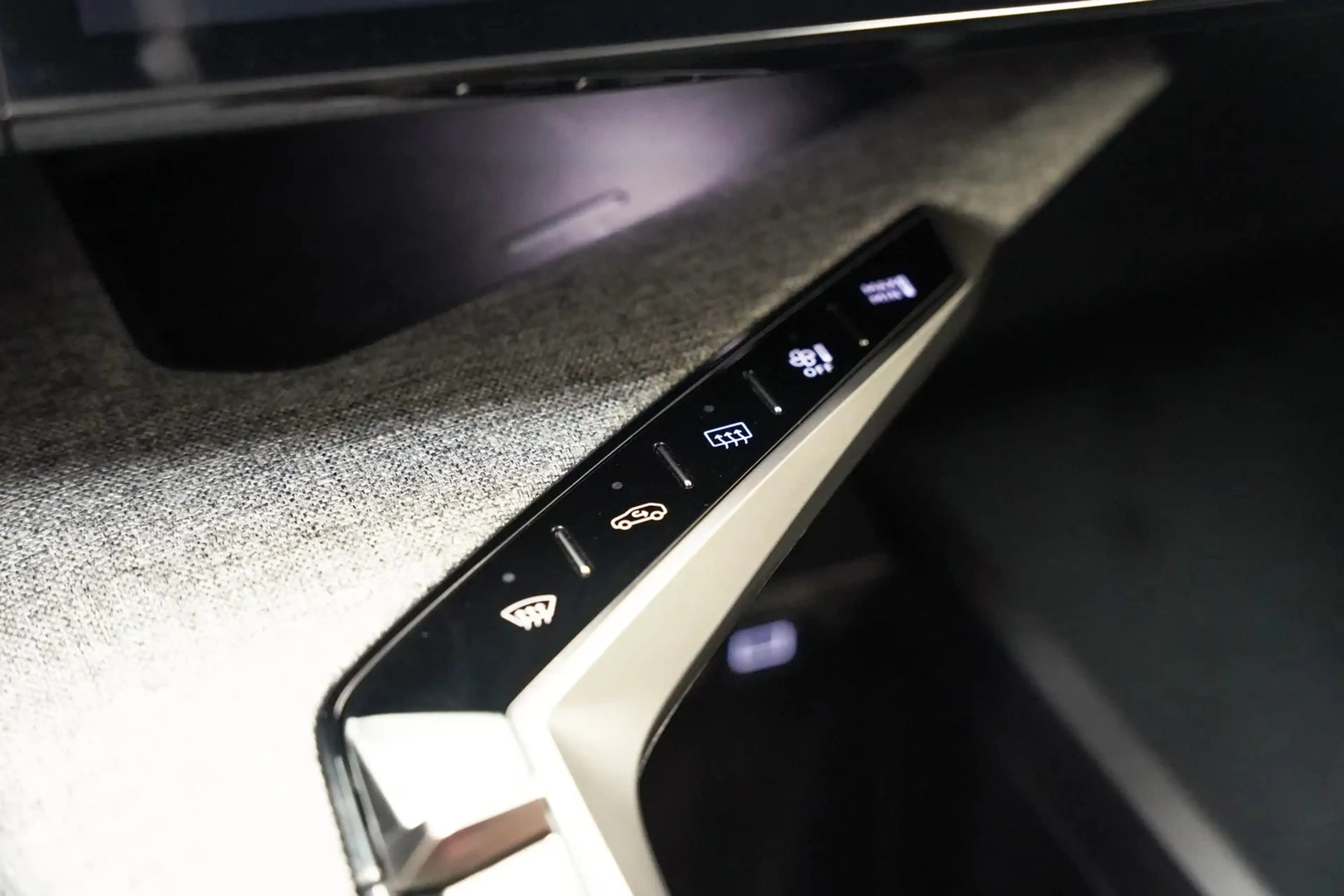Peugeot 3008 e-3008 Allure 73kWh [ LED Apple/Android Camera ] — photo 7