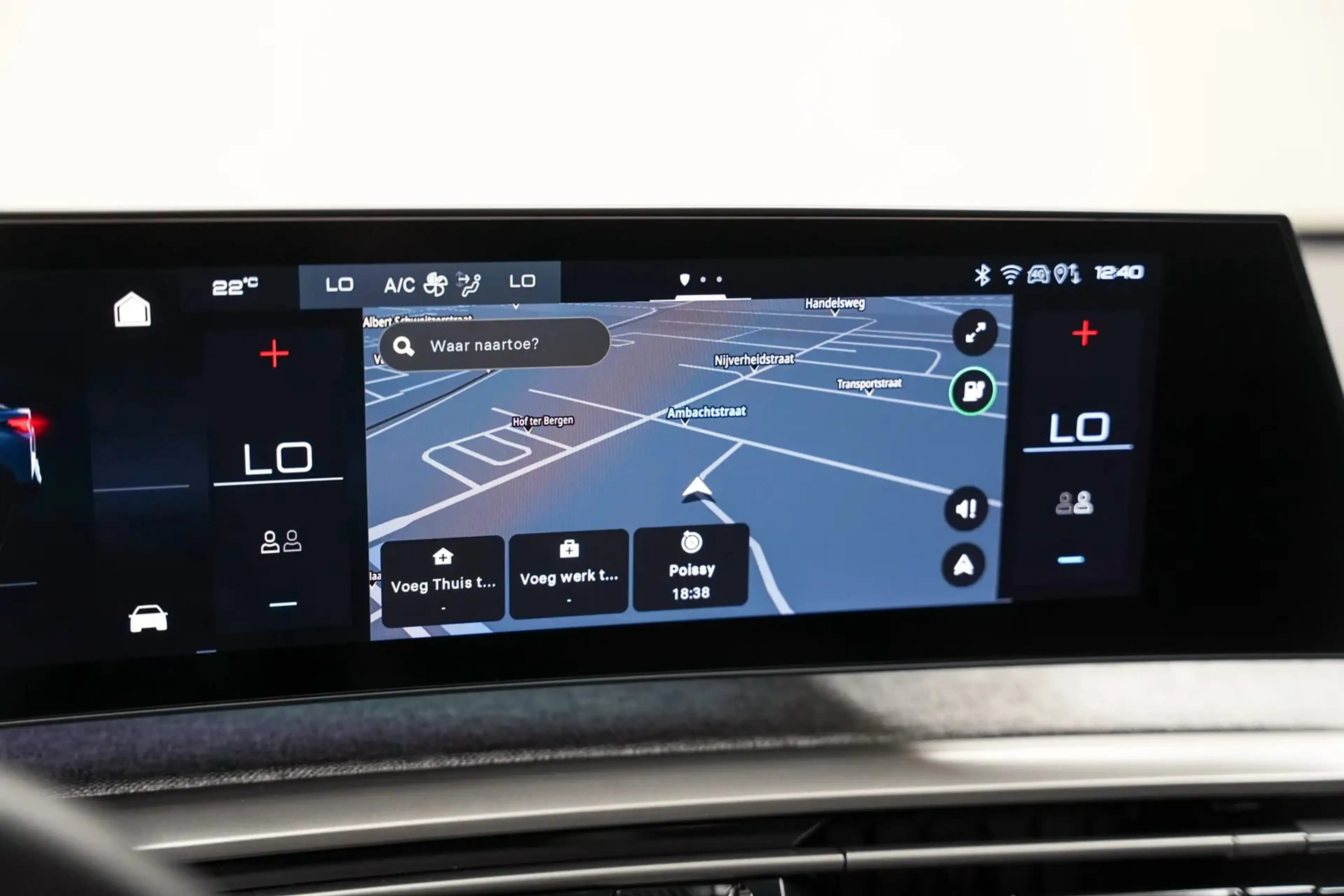 Peugeot 3008 e-3008 Allure 73kWh [ LED Apple/Android Camera ] — photo 10