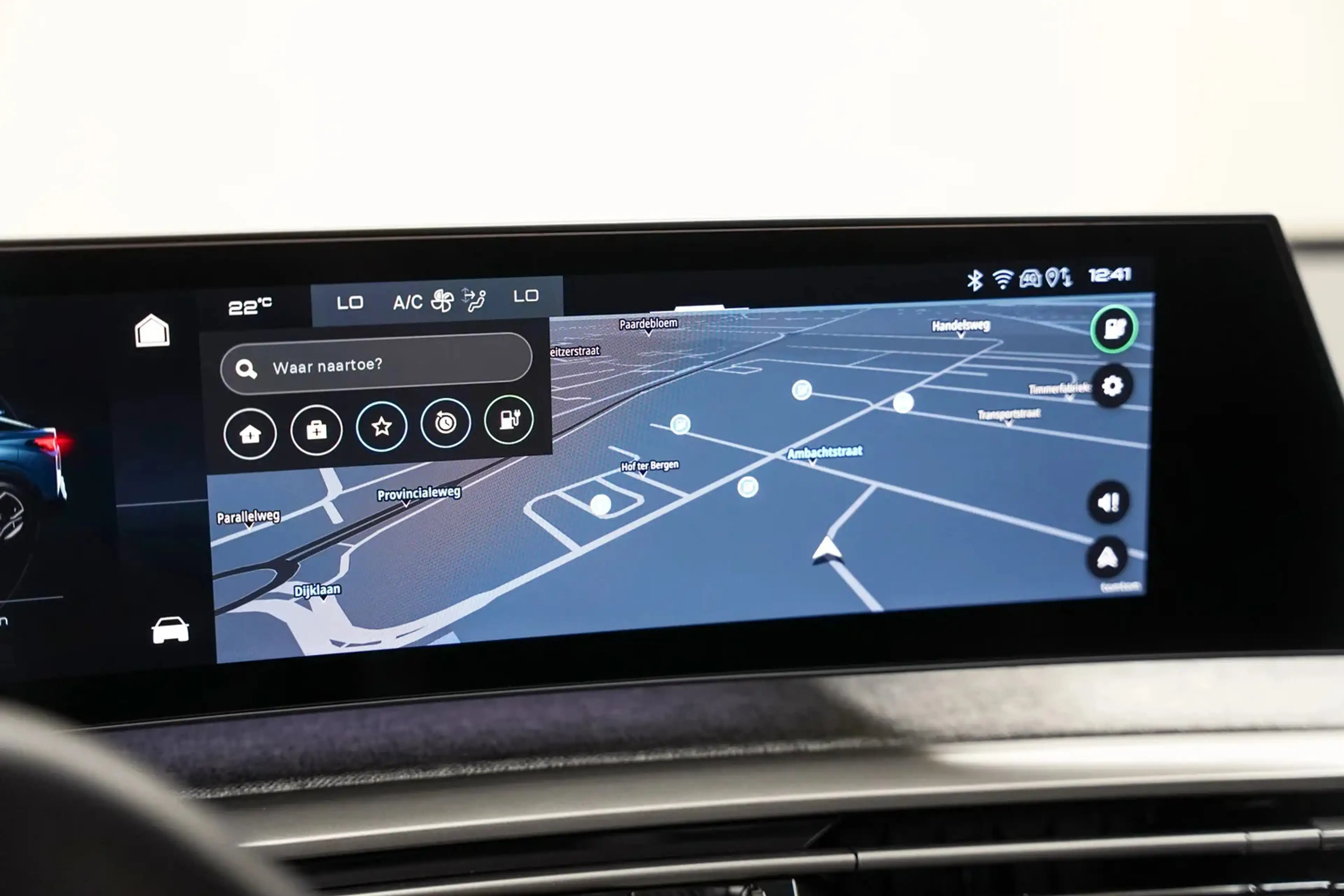 Peugeot 3008 e-3008 Allure 73kWh [ LED Apple/Android Camera ] — photo 11