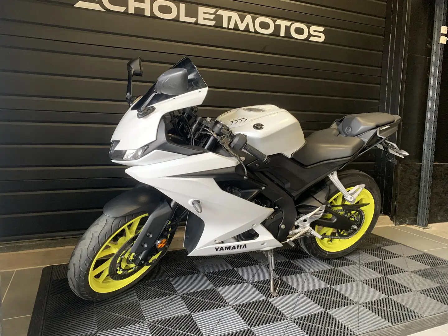 Yamaha YZF-R125 Weiß - 2