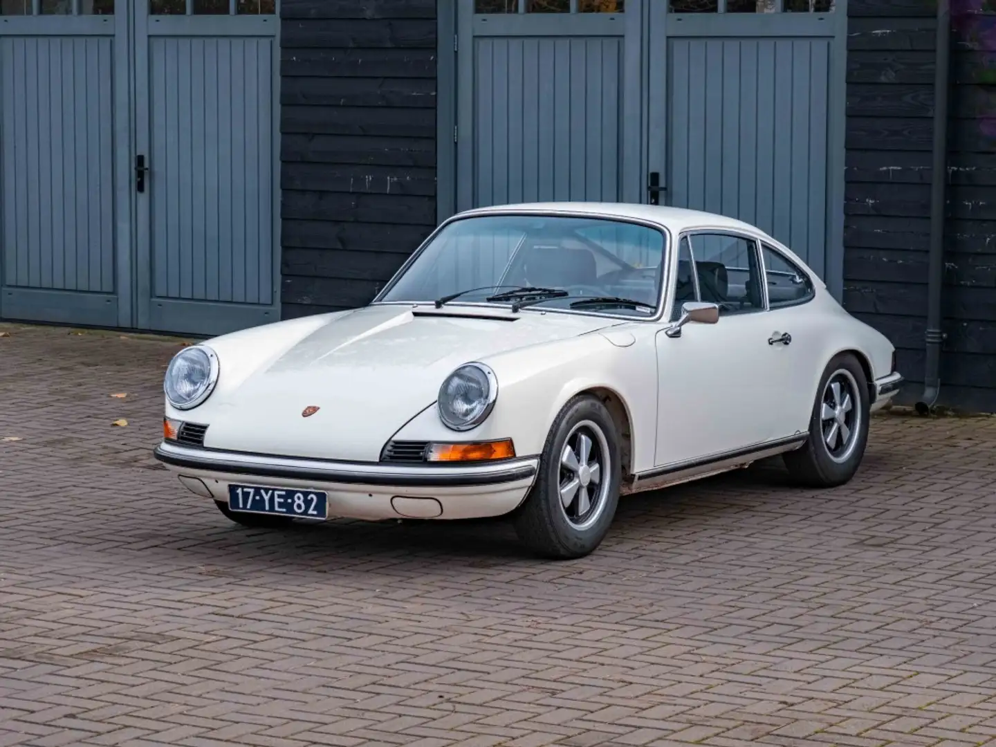 Porsche 911 2.4 T Fully restored Wit - 1