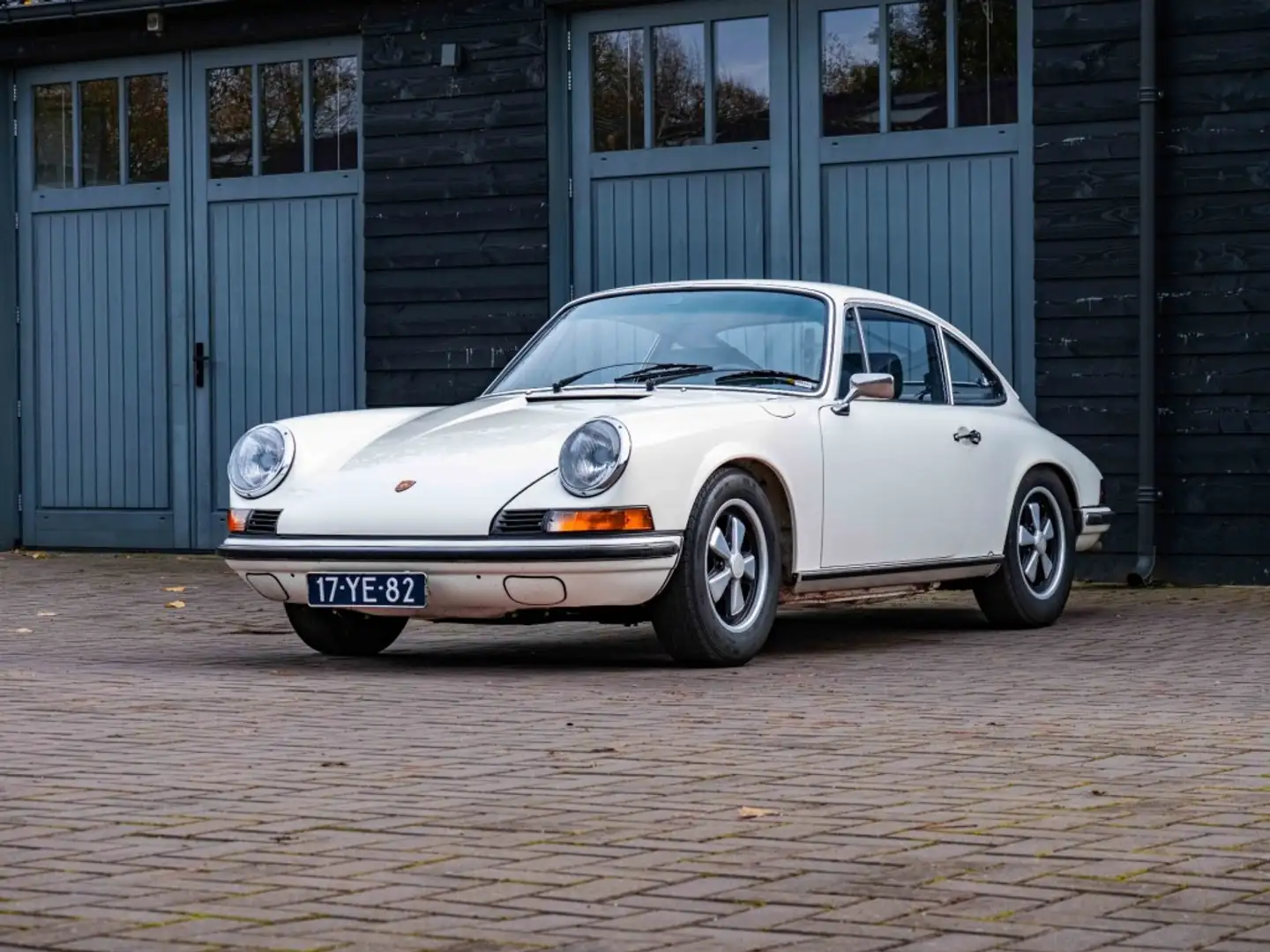 Porsche 911 2.4 T Fully restored Wit - 2