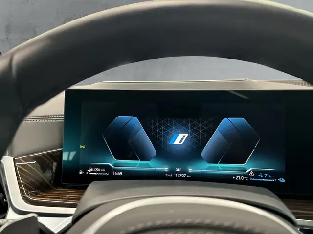 BMW X5 view 16