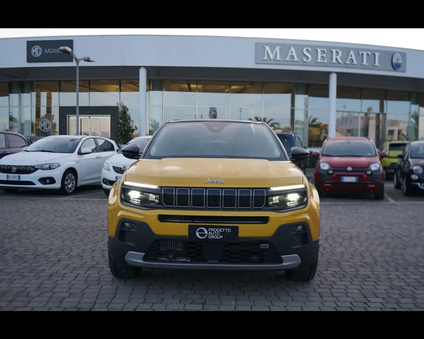 Jeep Avenger 1.2 Turbo 100 CV MHEV Summit Jaune - 2