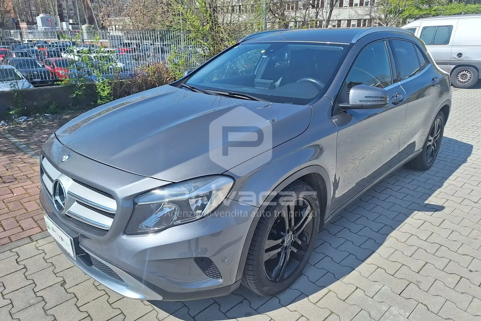 Mercedes-Benz GLA 180 GLA 180 d Sport Stříbrná - 1