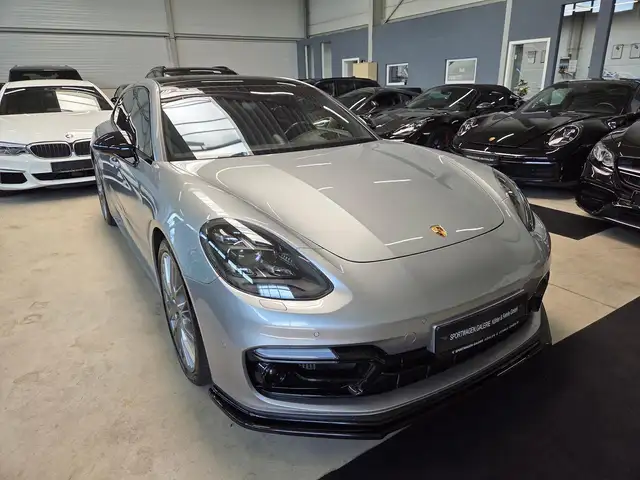Porsche Panamera view 7