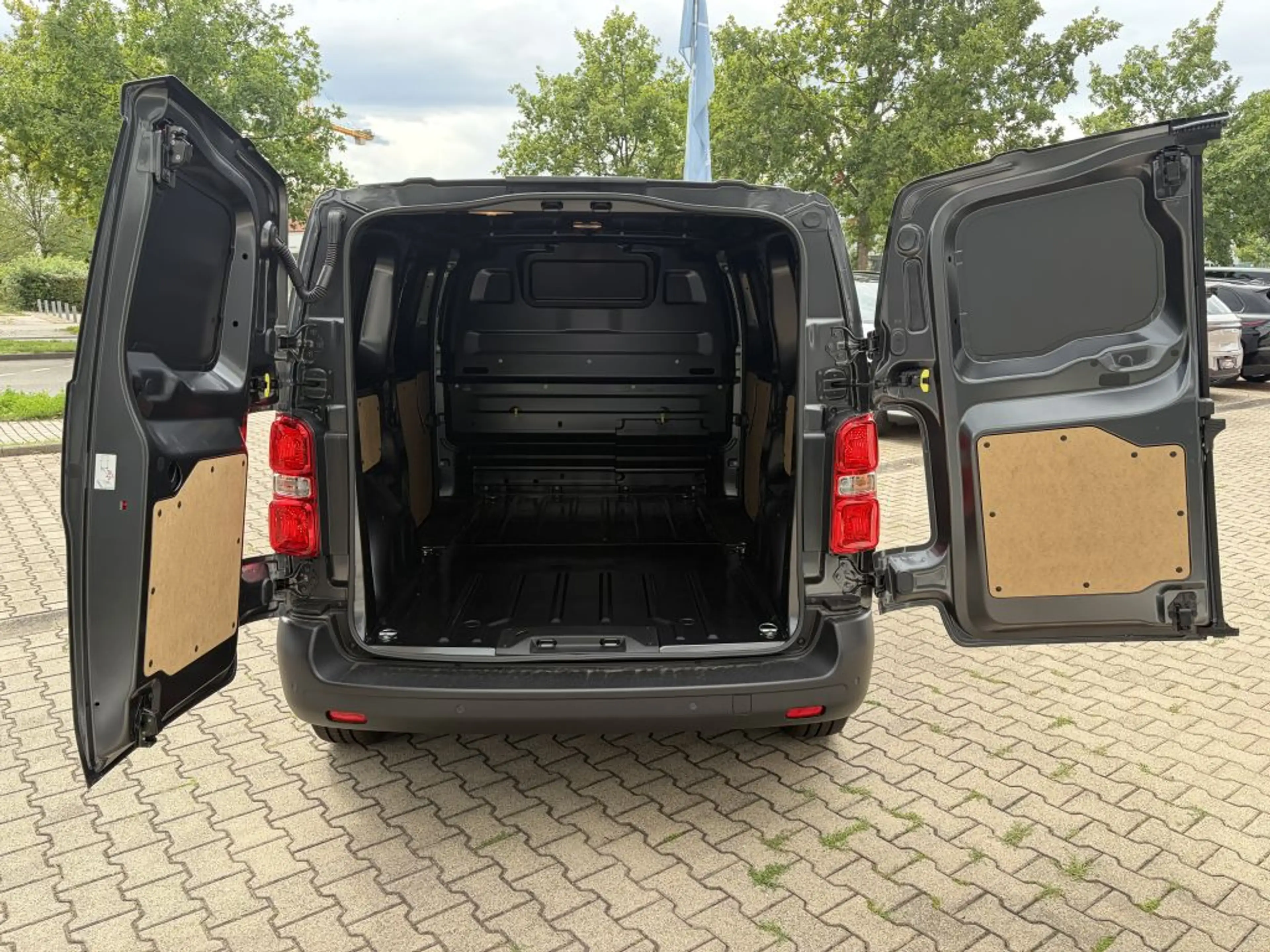 Citroen Jumpy Jumpy M Diesel 180 AT + Kamera, 3-Sitzer, LED — photo 10
