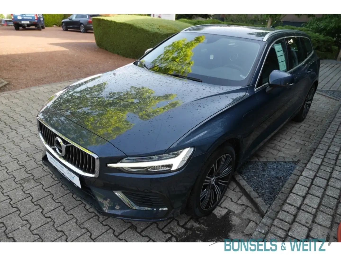 Volvo V60 Kombi Core Recharge Plug-In Hybrid Twin Engine EU6 Bleu - 2