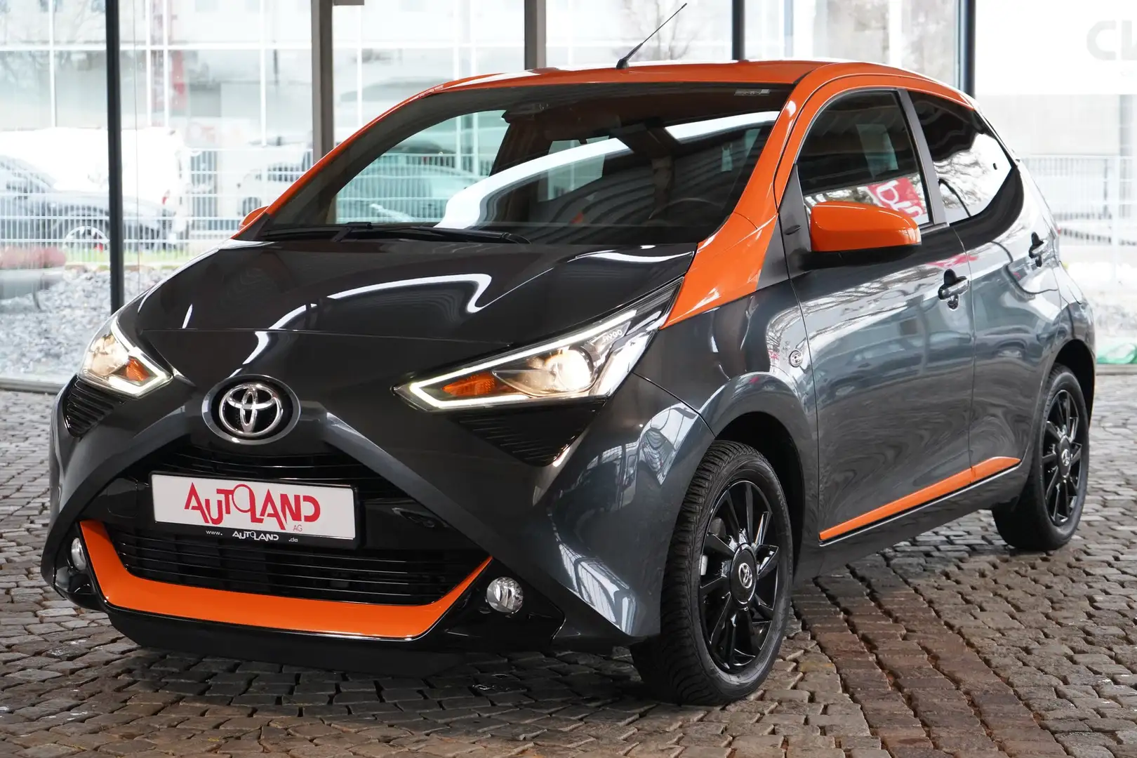 Toyota Aygo AYGO 1.0 x-JBL Allwetter Kamera DAB Noir - 2
