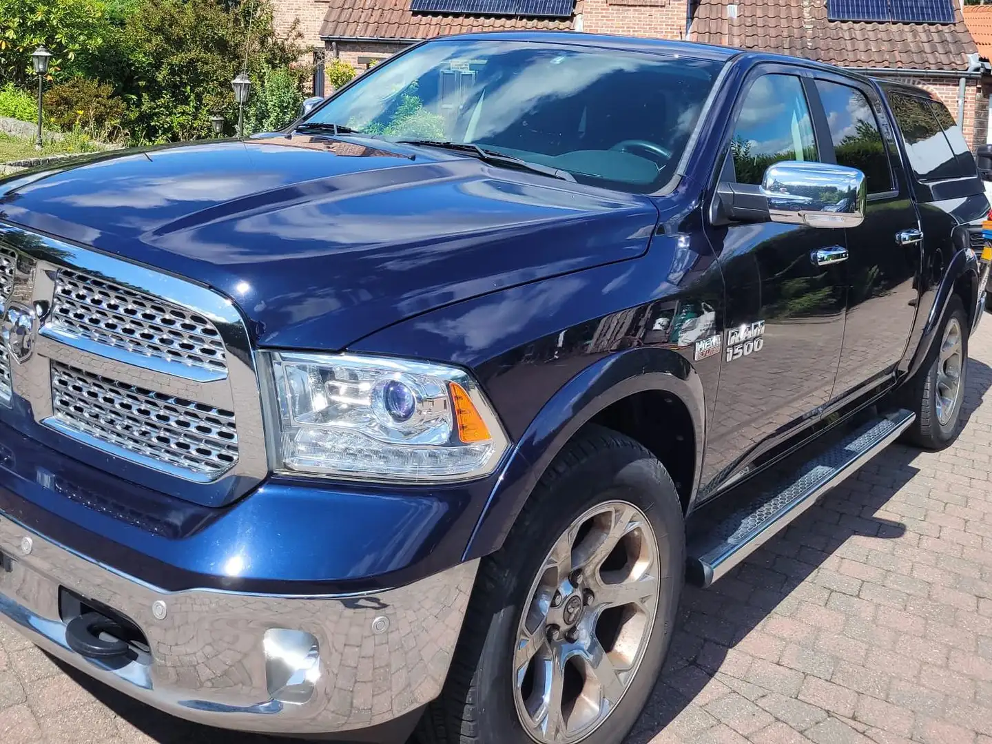 Dodge RAM Laramie 1500 5.7 L Bleu - 1