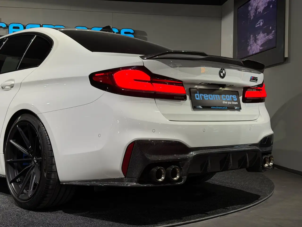 BMW M5 Aut. Competition / CARBON PARTS / 20" WF WHEELS Bild 7