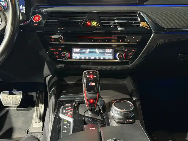 BMW M5 Aut. Competition / CARBON PARTS / 20" WF WHEELS / Ansicht 34