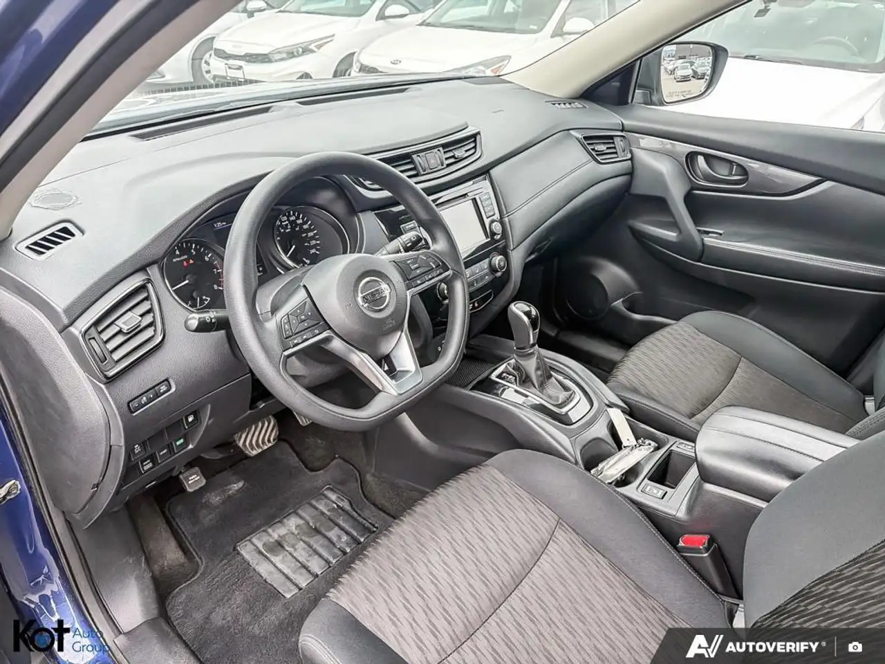 Nissan Rogue снимка Nissan Rogue