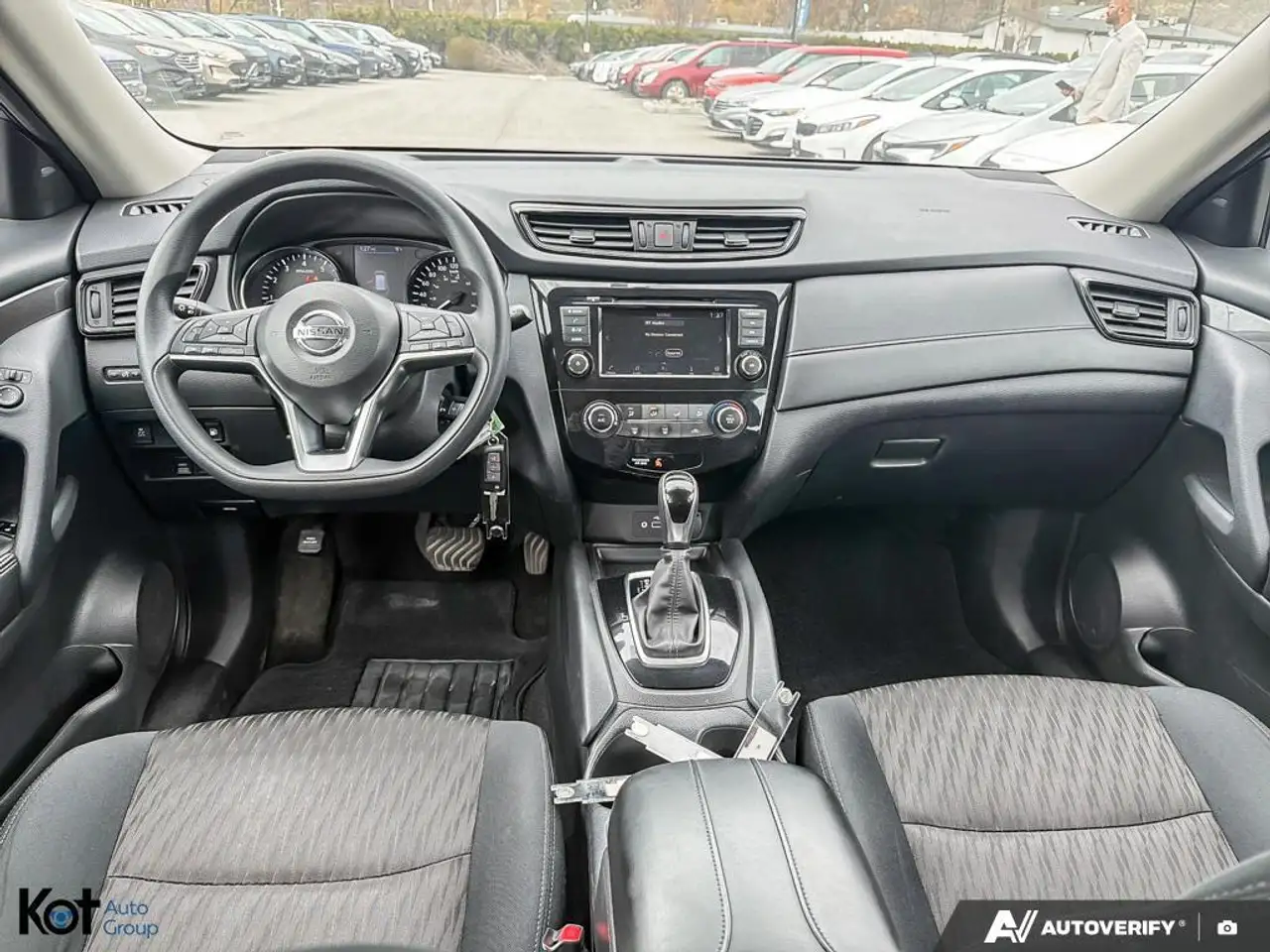 Nissan Rogue снимка Nissan Rogue