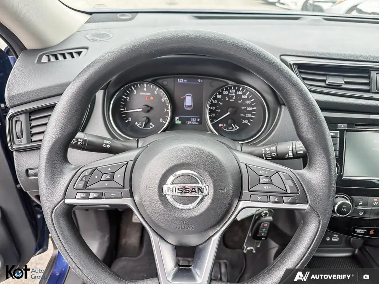 Nissan Rogue снимка Nissan Rogue