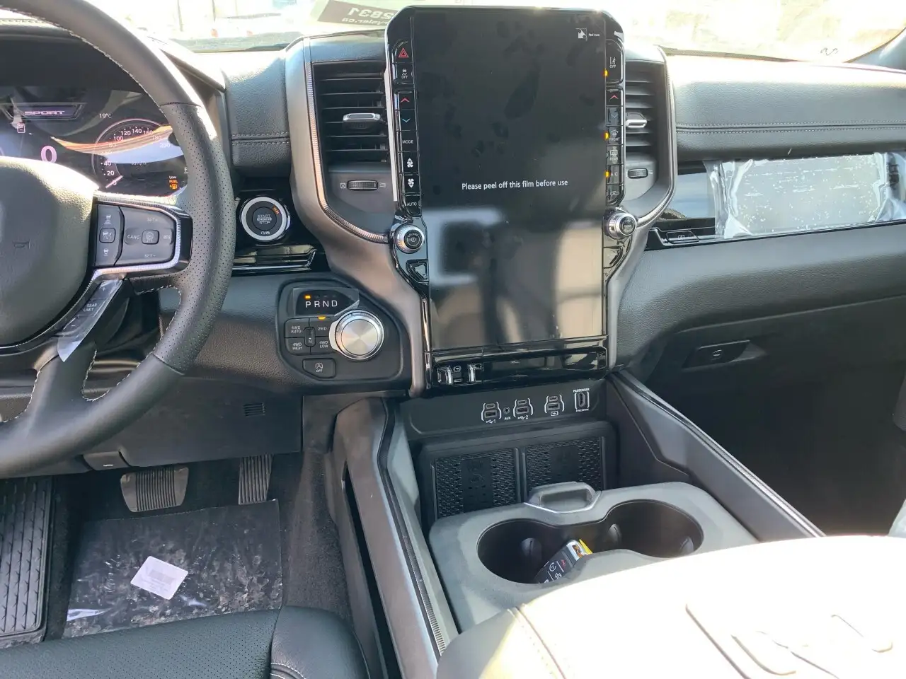 RAM 1500 снимка RAM 1500
