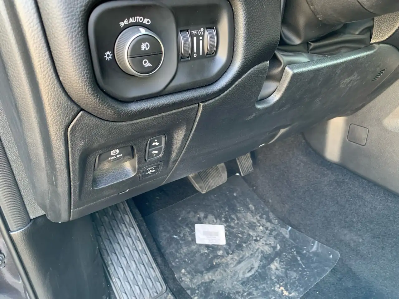 RAM 1500 снимка RAM 1500