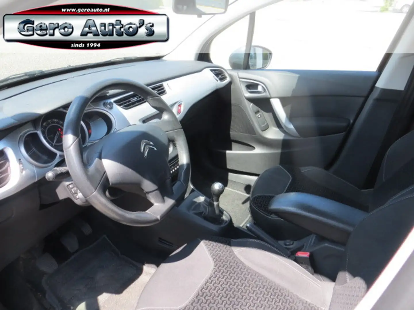 Citroen C3 1.4 VTi Ligne Business airco ecc ,panorama roofraa Grijs - 2