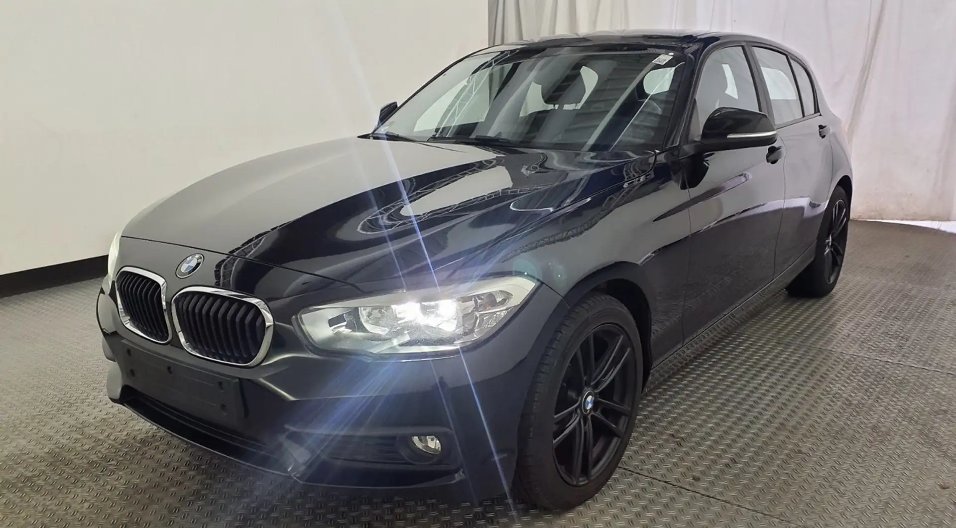 BMW 116 116i Advantage*Gepflegt*Alu*Klima*Tüv Neu* Schwarz - 1