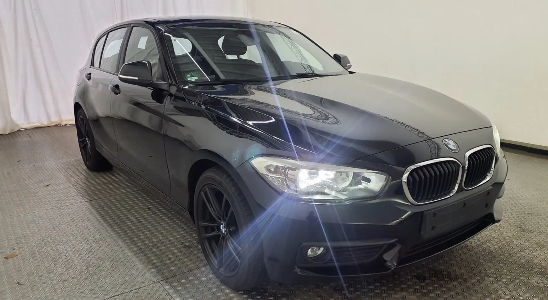 BMW 116 116i Advantage*Gepflegt*Alu*Klima*Tüv Neu* Schwarz - 2
