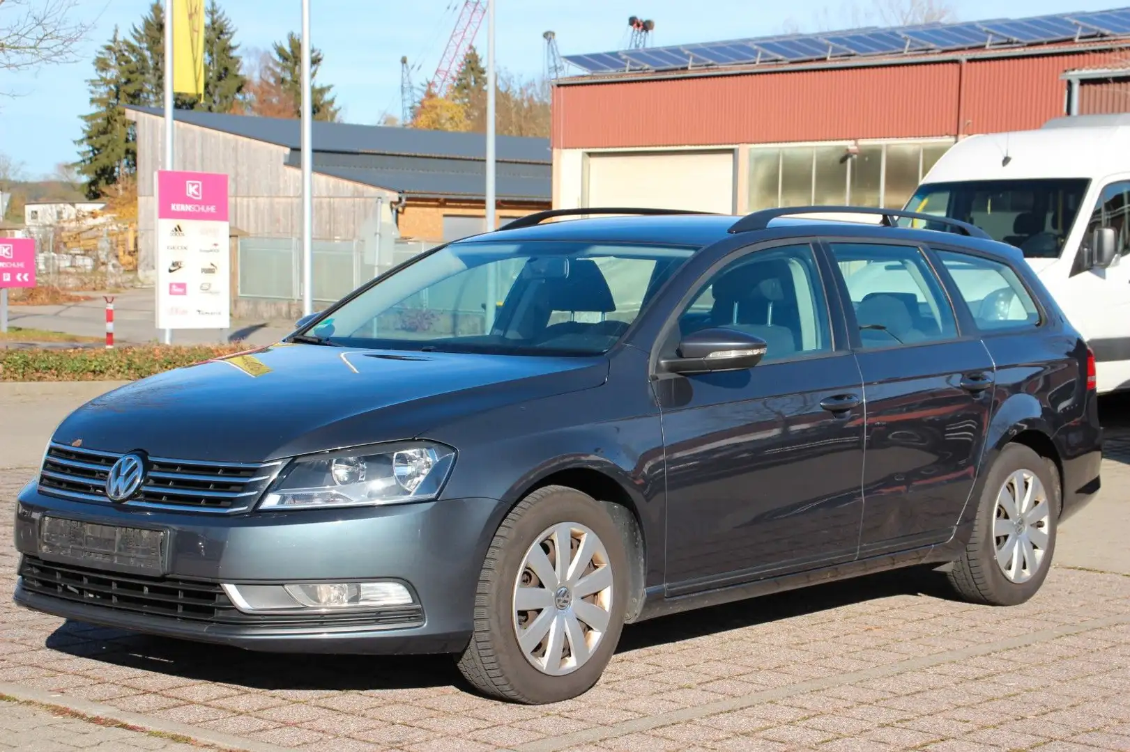 Volkswagen Passat Variant Passat Var. 2.0 TDI BMT # Navi # SHZ # Euro 5 Grau - 1