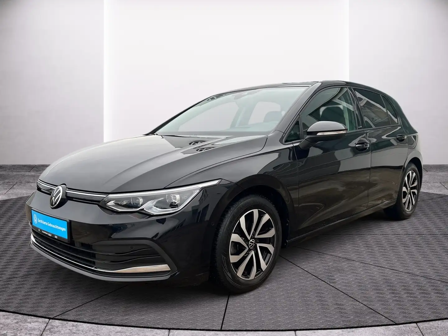 Volkswagen Golf VIII Active 2.0 TDI Matrix AHK Pano Kamera Schwarz - 2