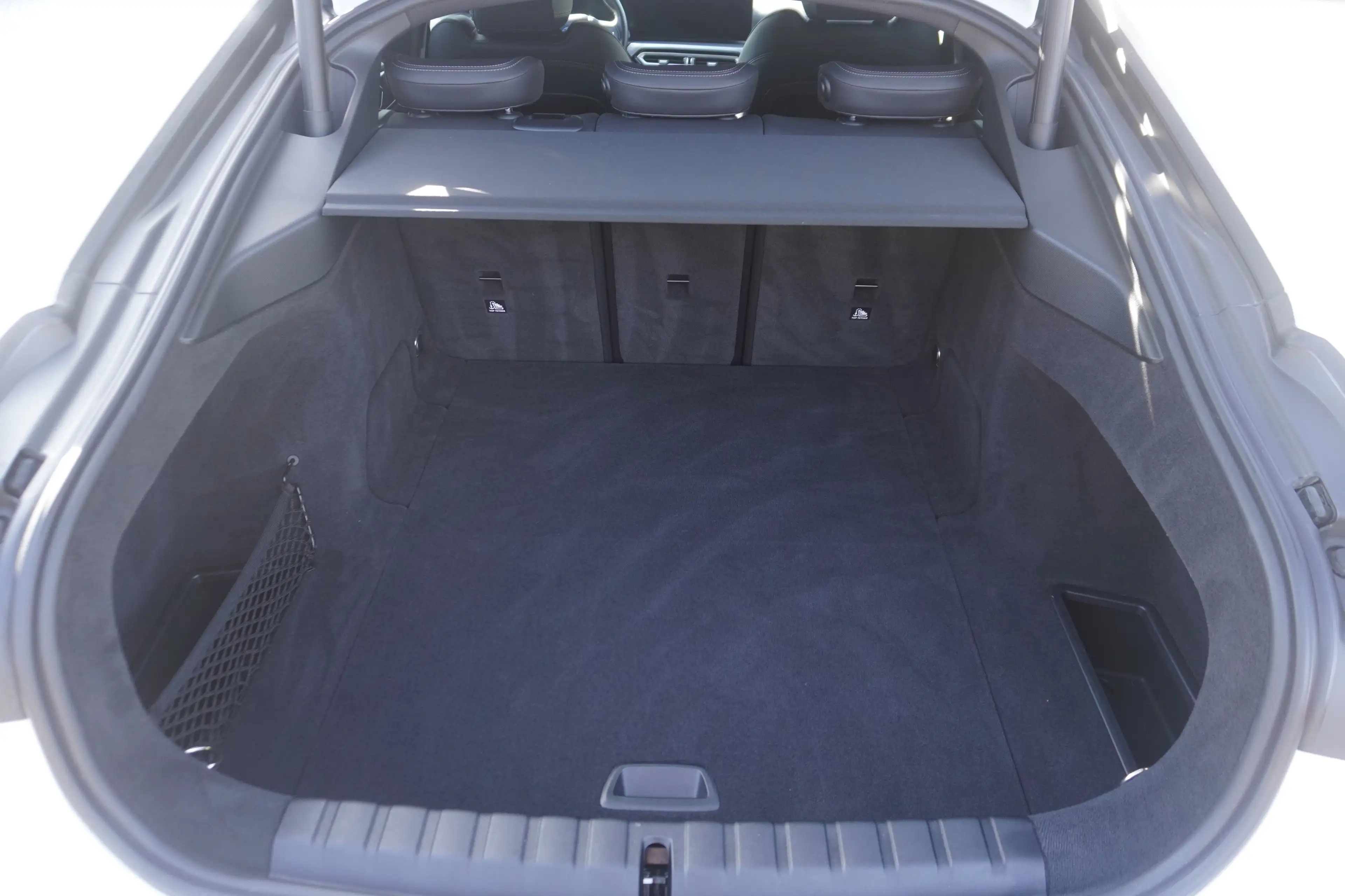 BMW i4 eDrive40 Gran Coupé HiFi DAB Komfortzg. Shz — photo 10