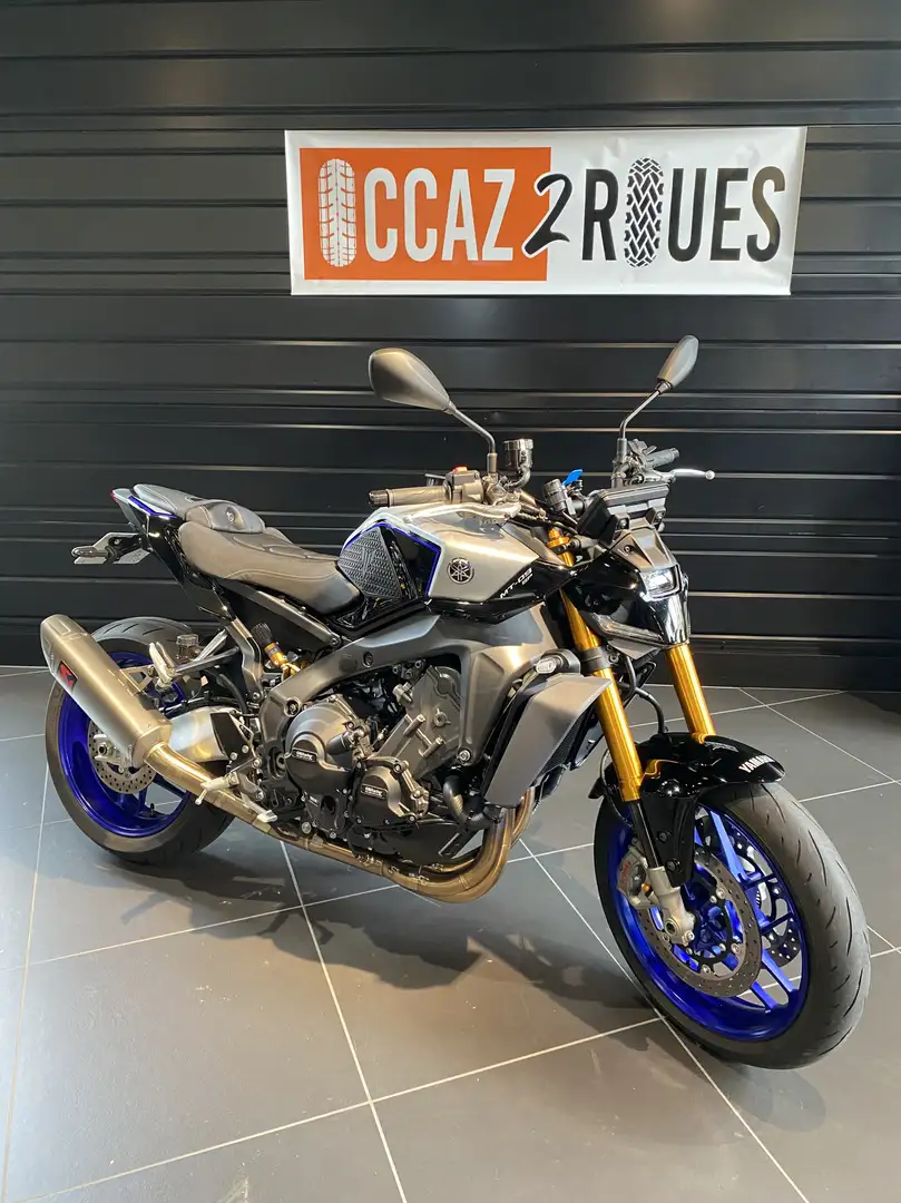 Yamaha MT-09 Grau - 1