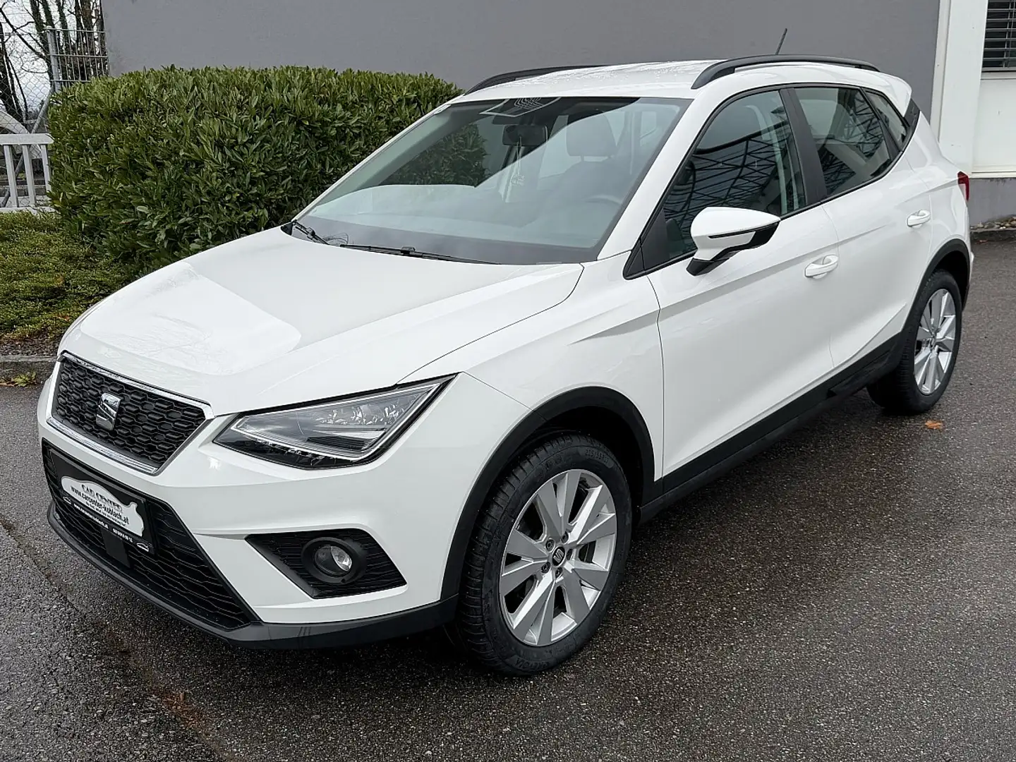 SEAT Arona 1,6 TDI Style Grau - 1