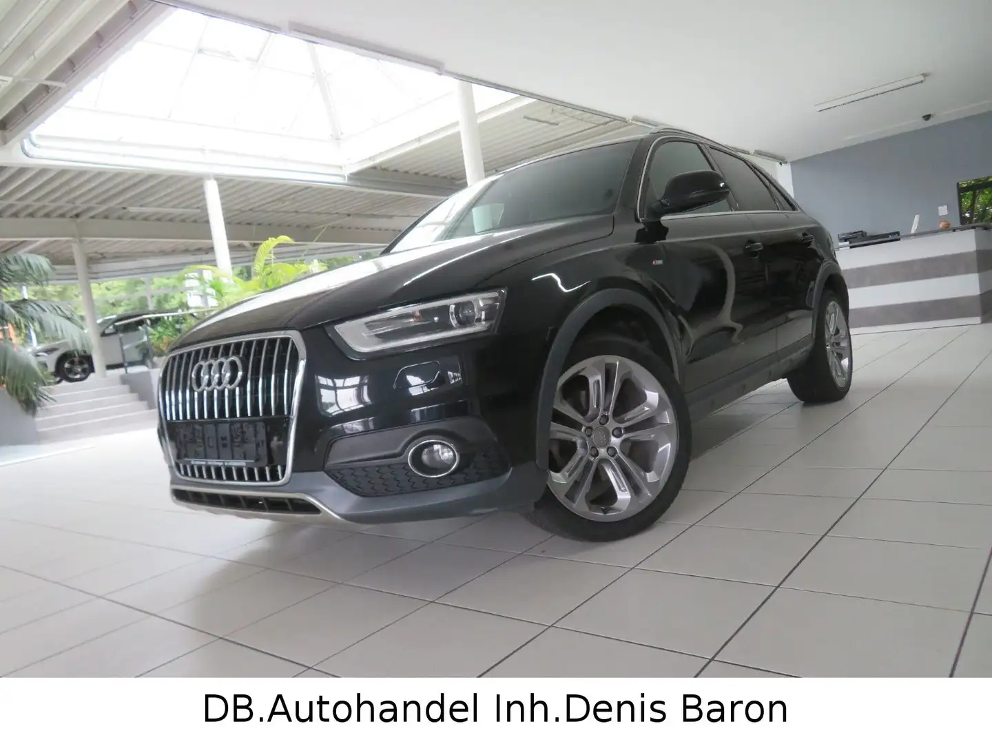 Audi Q3 2.0 TDI Xenon Leder Navi PDC SHZ *S-Line* Černá - 1