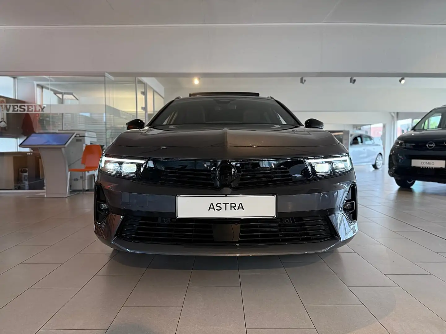 Opel Astra 1,2 Turbo MHEV GS Aut. Gris - 2