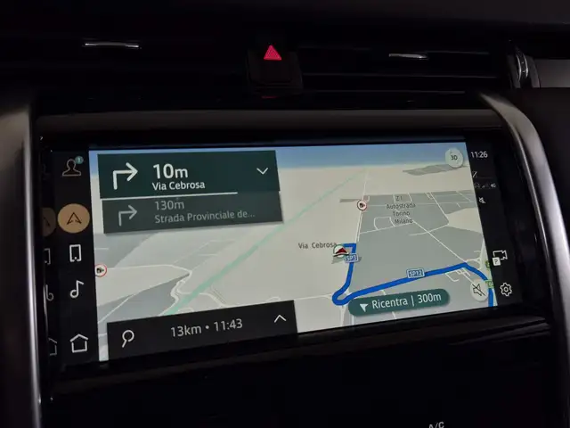 Land Rover Discovery Sport view 12